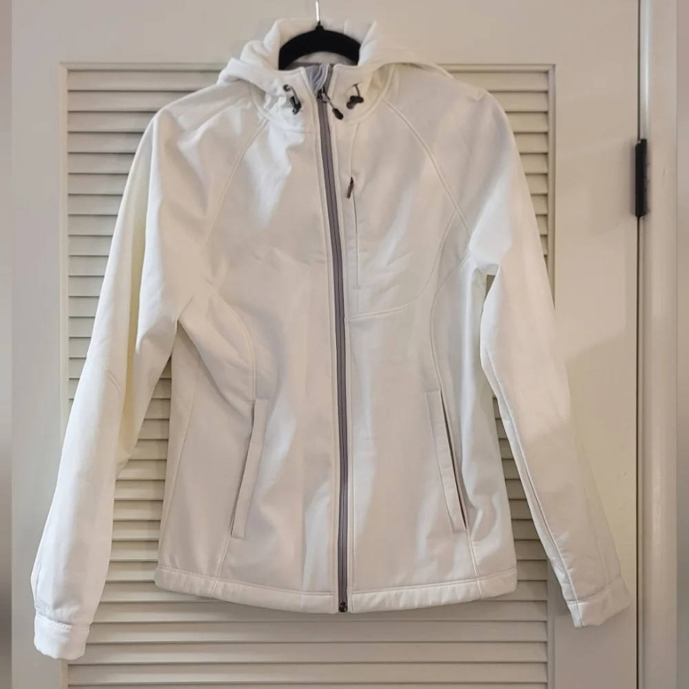 Kirkland- White Jacket With Hood/Pockets/Drawstring
